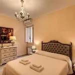 Apartment Crispi Little 2 *
