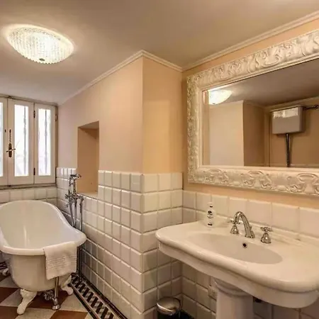 Crispi Little 2 Apartment
